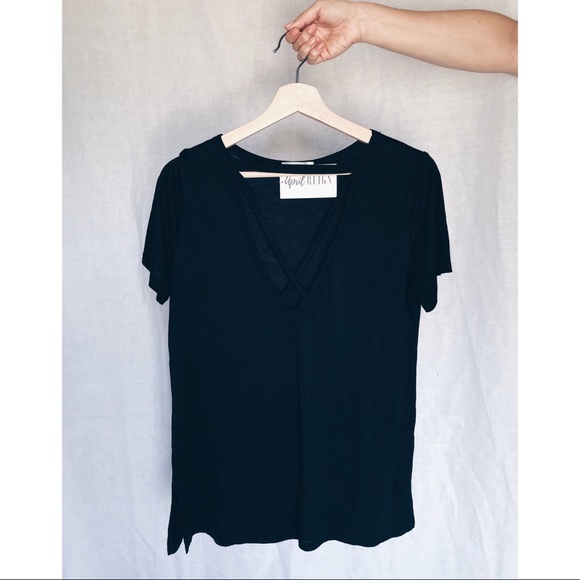 (LAST in LARGE) Natasha Tee in Black - Picture 5 of 5